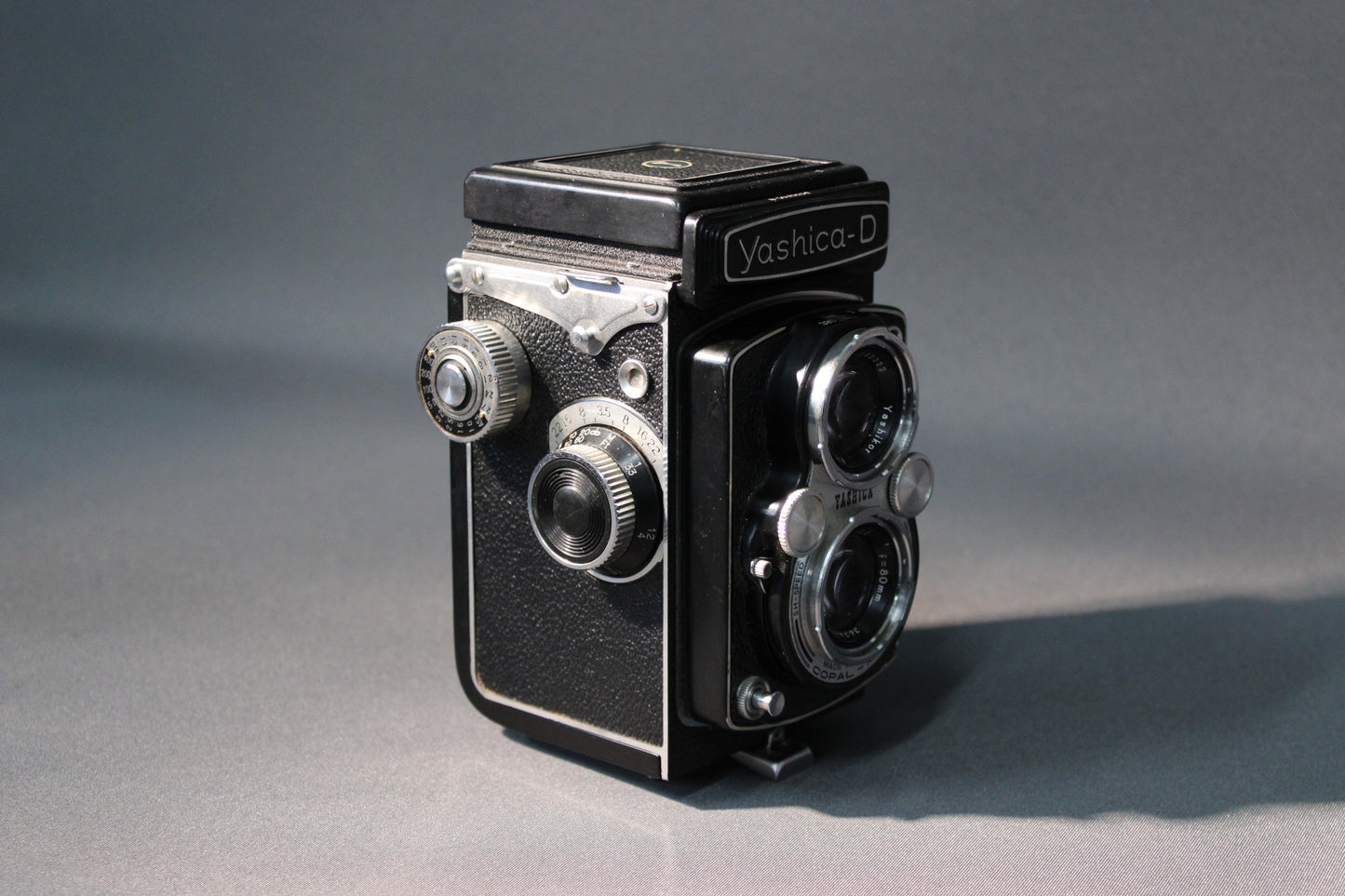 Yashica-D – vintage kaksisilmäinen peilikamera 1950–60-luvulta