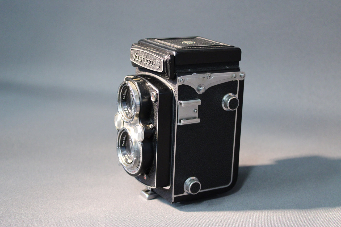 Yashica-D – vintage kaksisilmäinen peilikamera 1950–60-luvulta