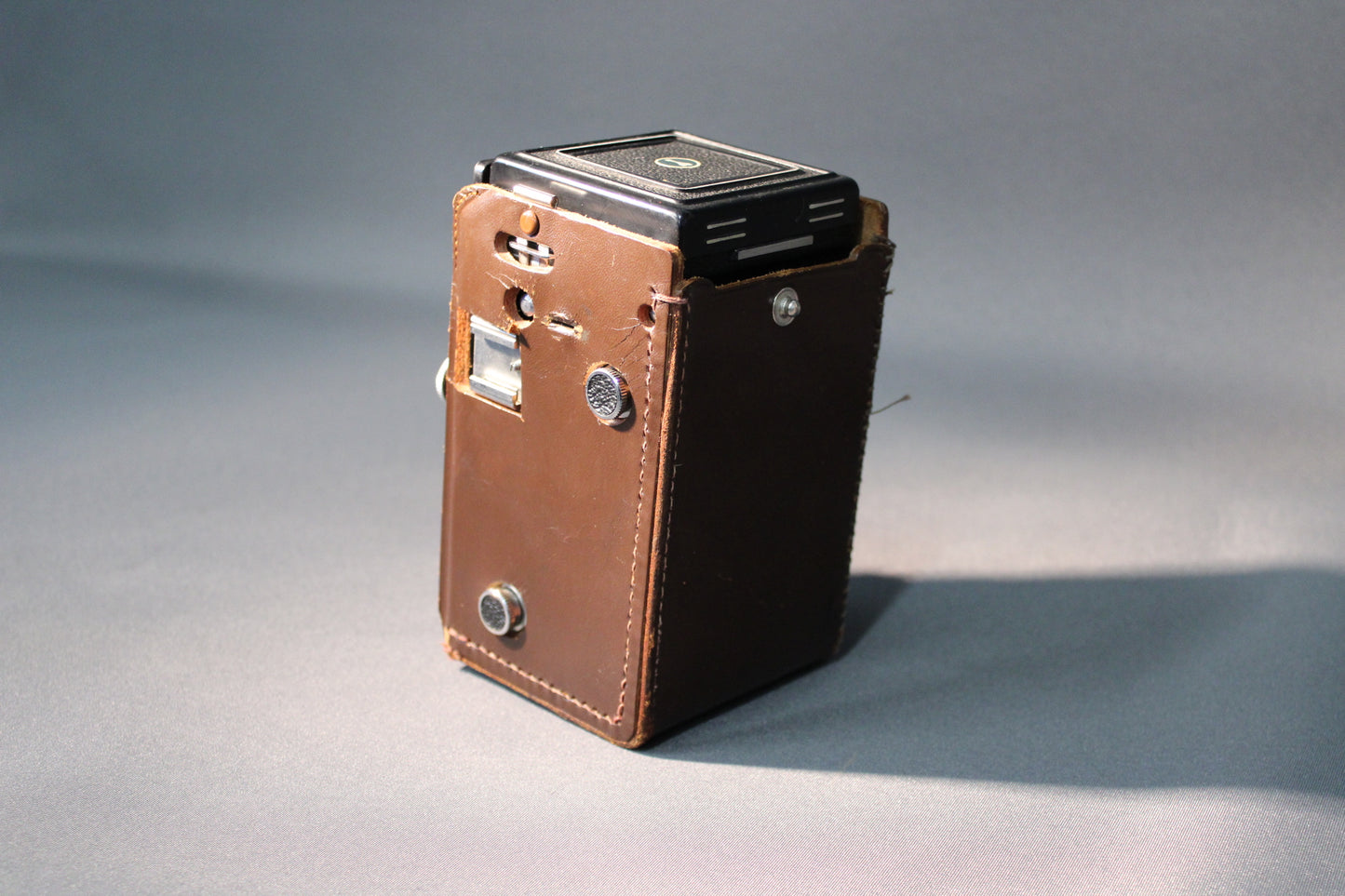 Yashica-D – vintage kaksisilmäinen peilikamera 1950–60-luvulta