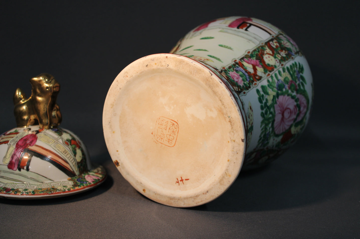 Kiinalainen kantonilainen urna – käsinmaalattu posliini, Qing-tyylinen