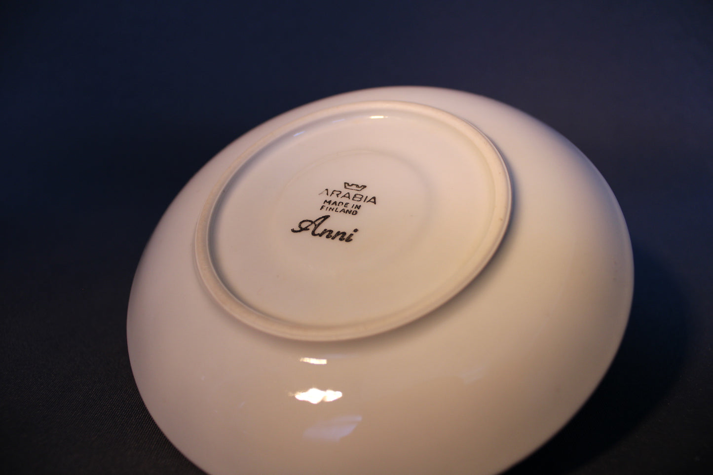 Arabia Anni kahvilautasen pohjaleima Made in Finland