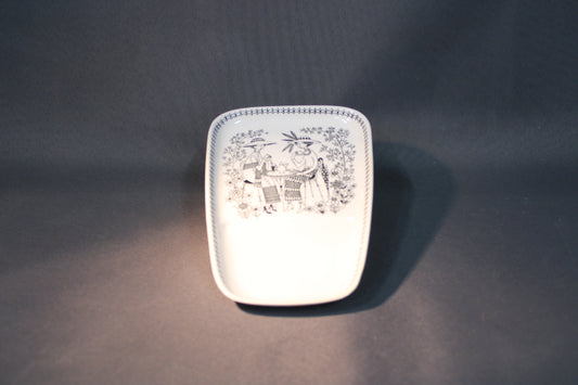 Arabia Emilia -sarjan aamiaislautanen, Raija Uosikkisen kuvitus, vintage-posliini