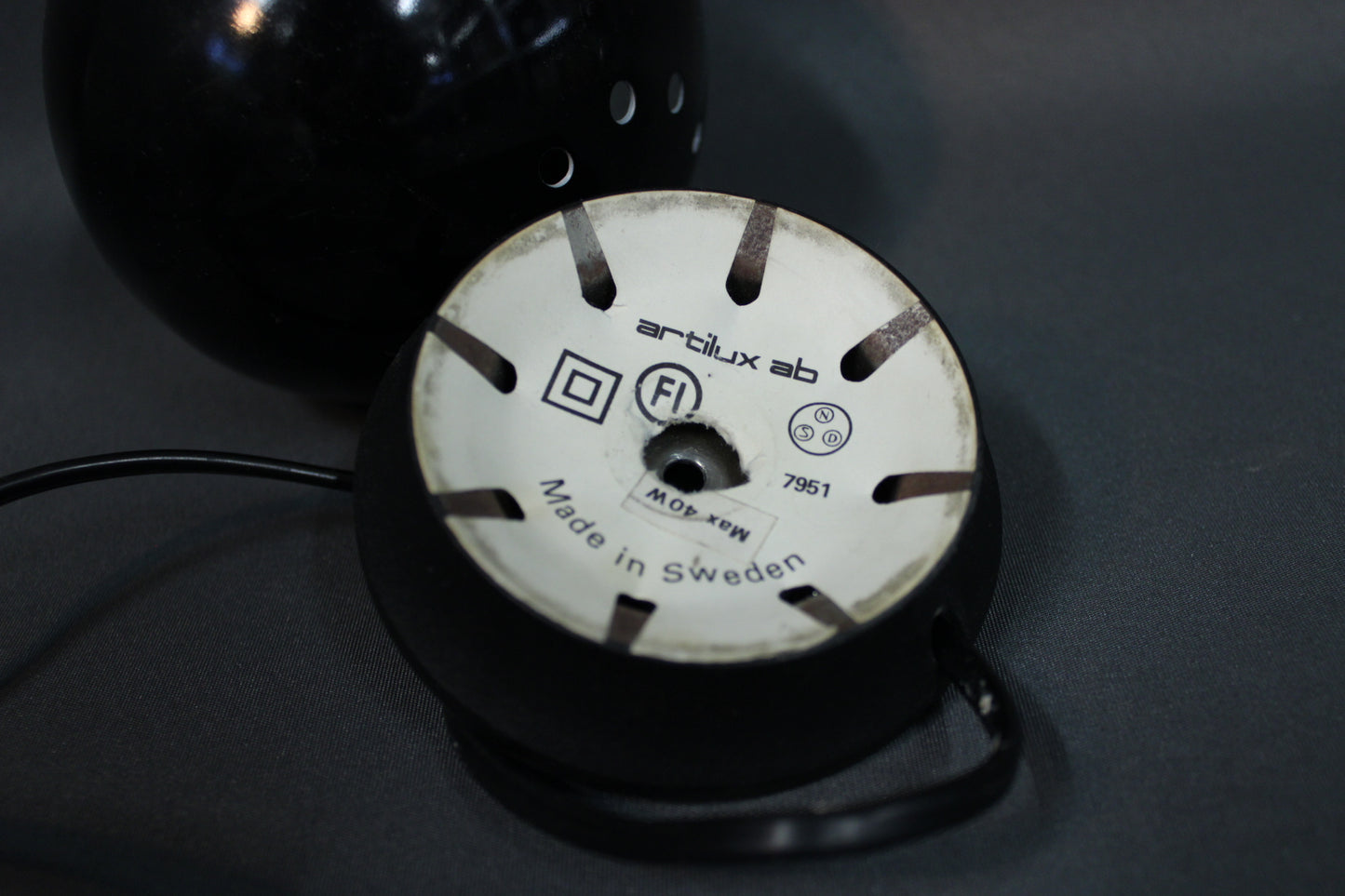 Artilux AB pallovalaisimen pohjamerkintä, Made in Sweden