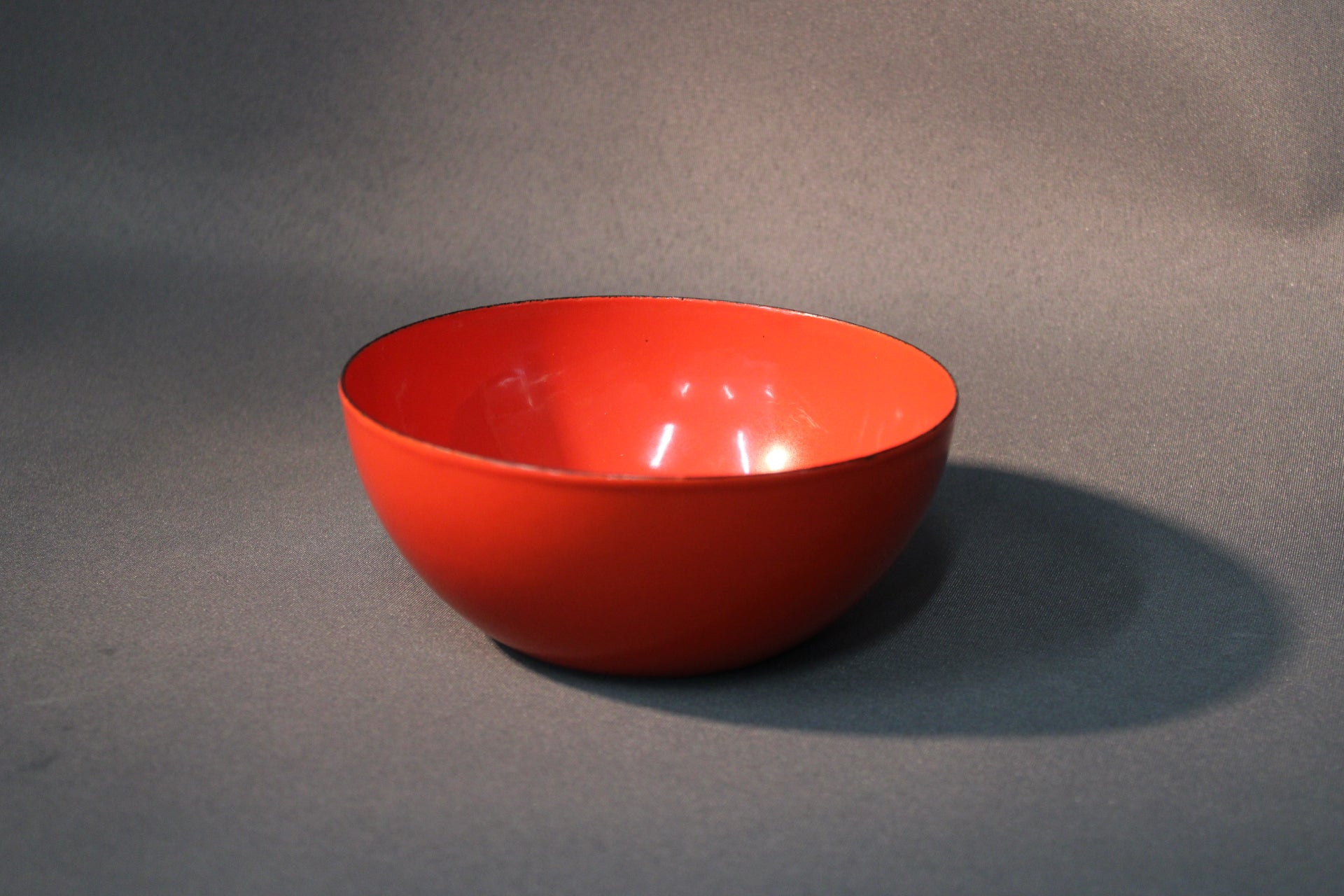 Finel emalikulho punainen, Kaj Franck, Made in Finland, vintage keittiöesine