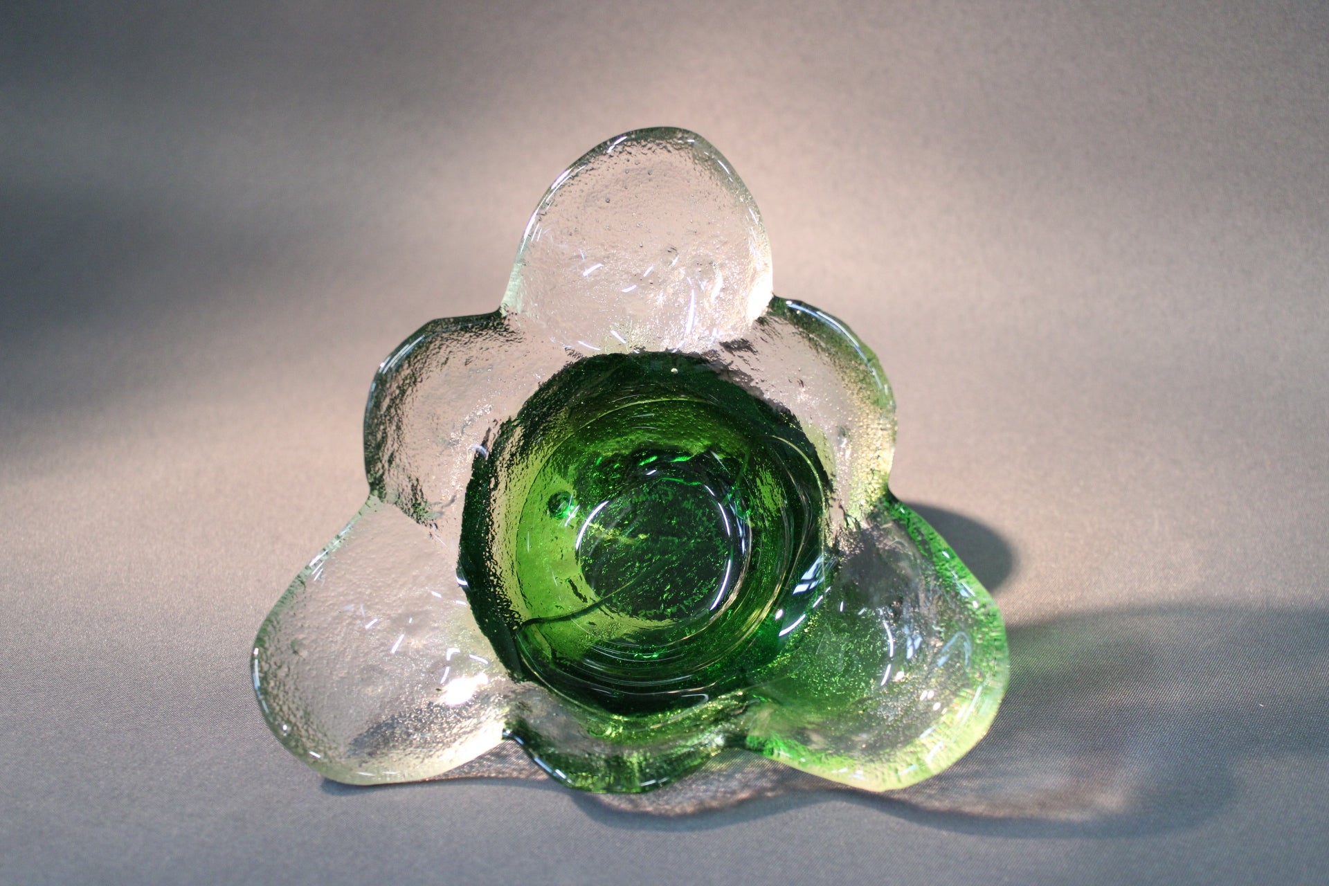 Humppilan Lasi Kivi-Set vihreä kulho ylhäältä kuvattuna