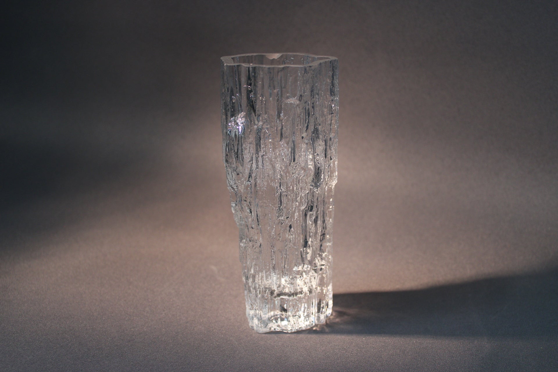 Iittala Avena maljakko, Tapio Wirkkala, kirkas lasi, etukuva