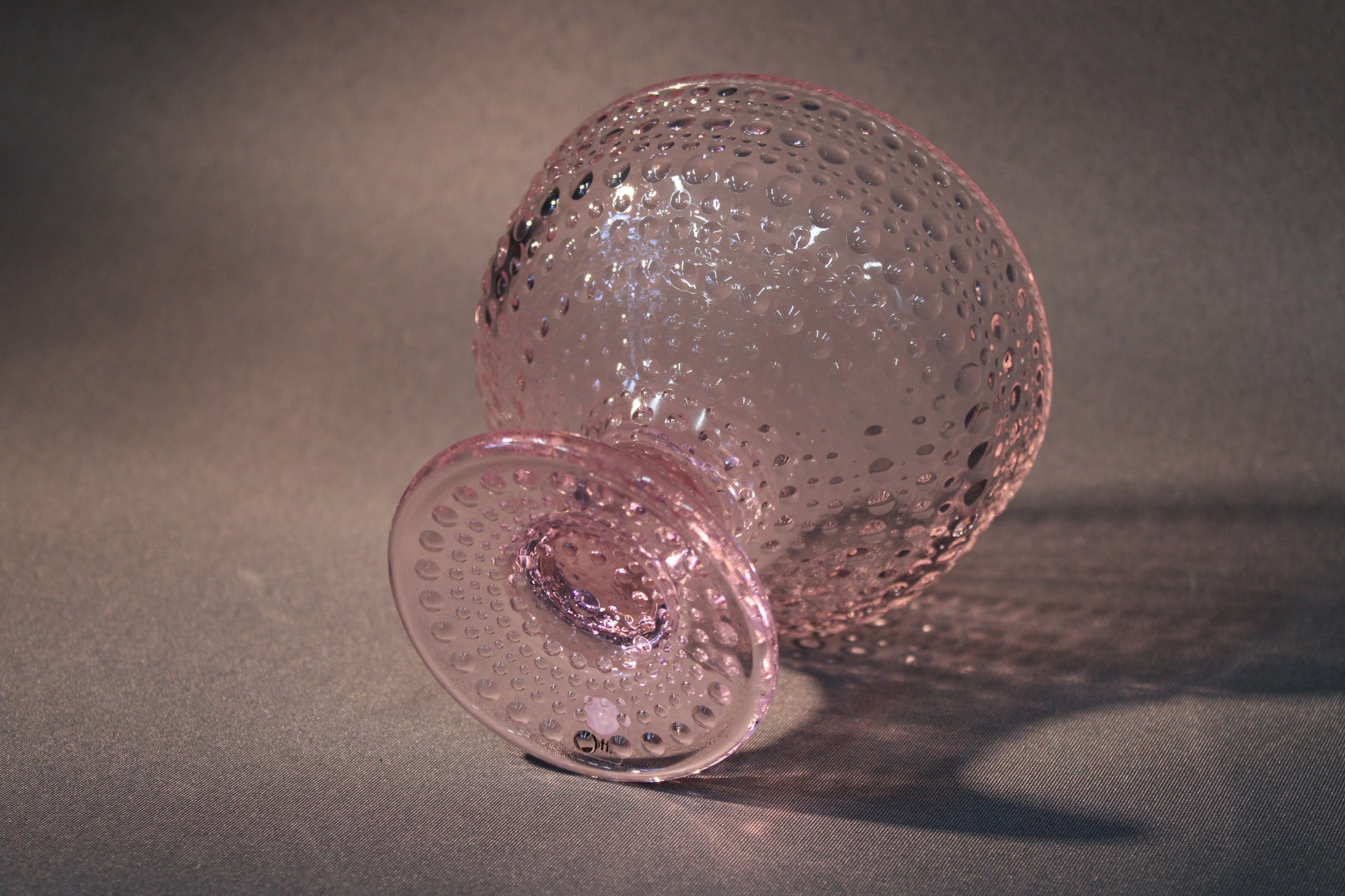 Iittala Kastehelmi kulho, lasin helmimäinen tekstuuri, Oiva Toikan design