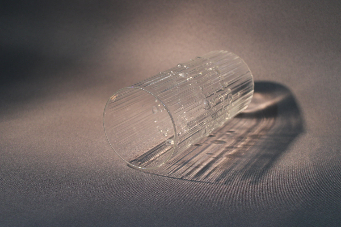 Iittala Mesi maljakko, Tapio Wirkkala, lasin kuplarakenteen yksityiskohta