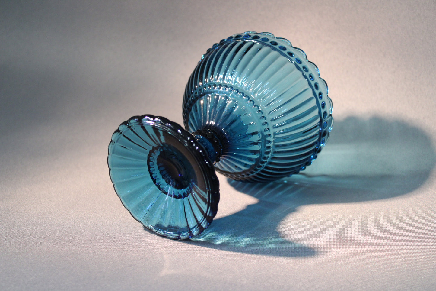 Marimekko Mariskooli, sinivihreä turkoosi lasi, viivapintainen koristekuvio