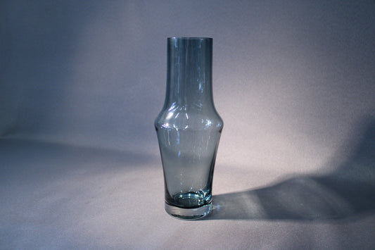 Riihimäen Lasi Oy Tamara Aladin 1376 siniharmaa taidelasi maljakko