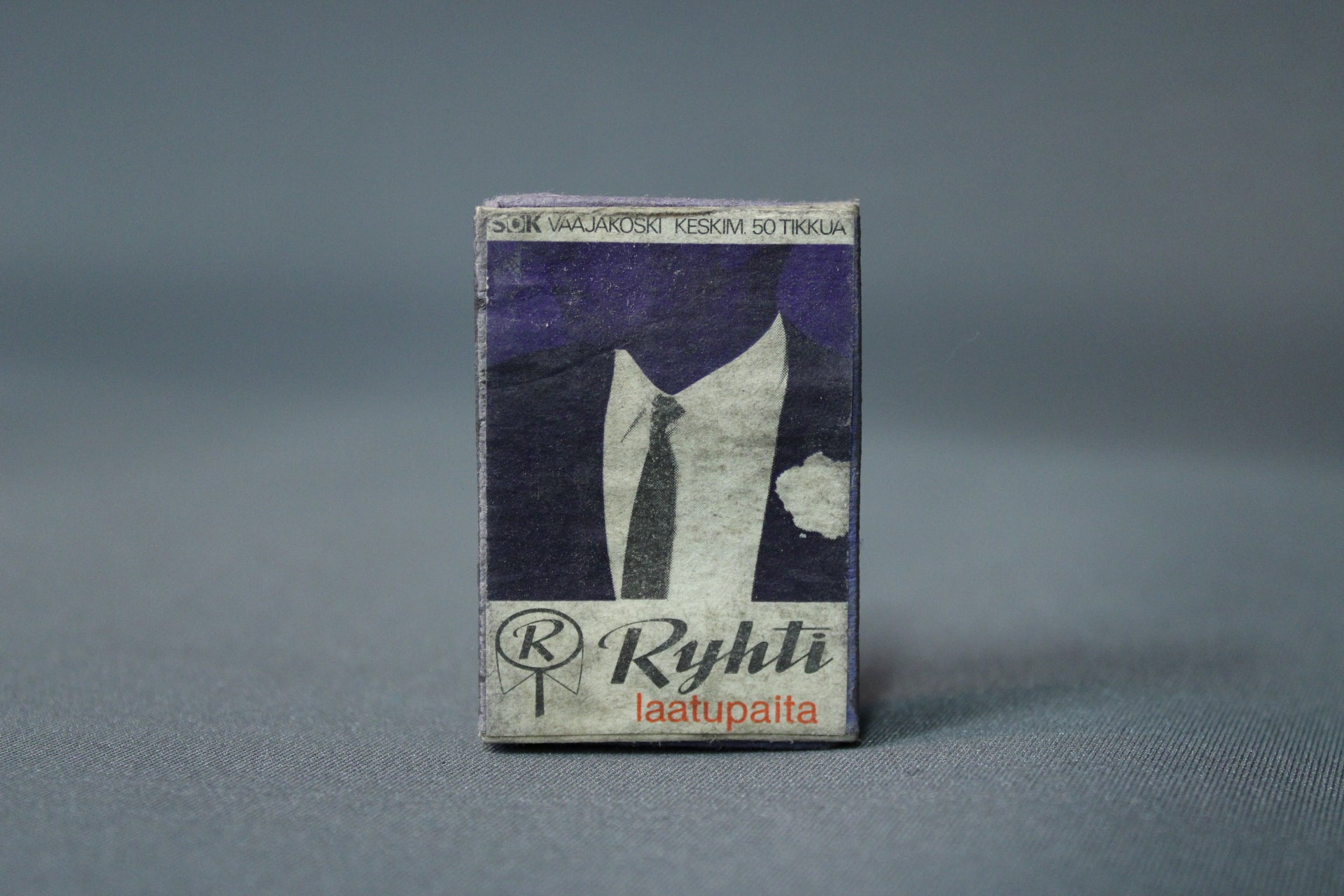 Ryhti-laatupaita mustavalkoinen mainoskuva tulitikkurasia