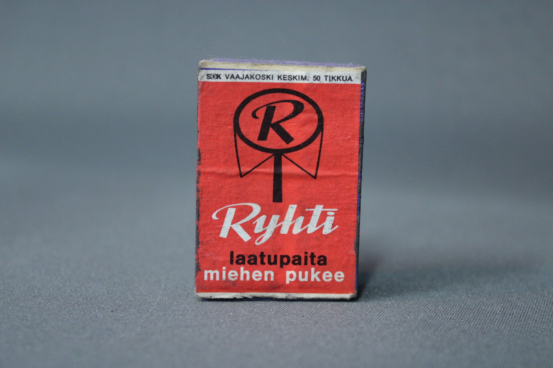 Ryhti-laatupaita mainos tulitikkurasia, punainen