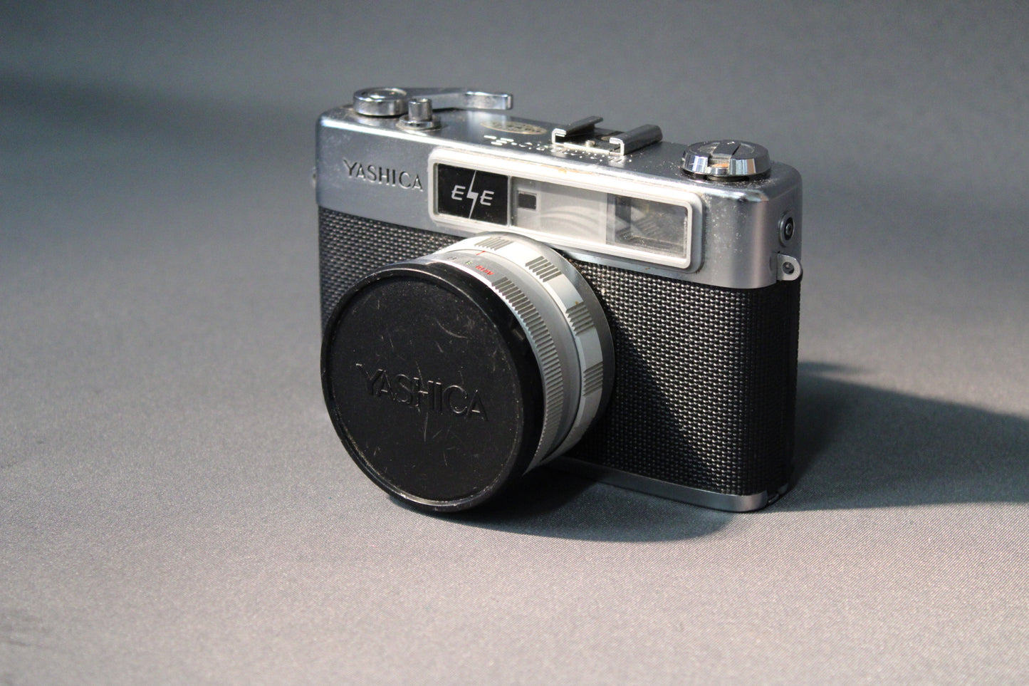Yashica Electro 35 E – vintage rangefinder-kamera 1970-luku