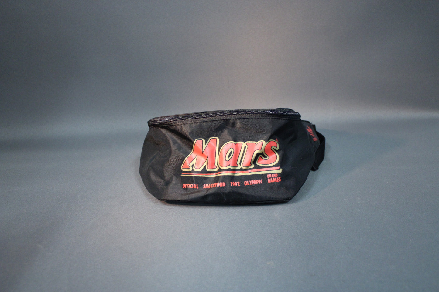Adidas Mars vintage vyölaukku musta nailon, 1992 olympialaiset, Adidas Originals