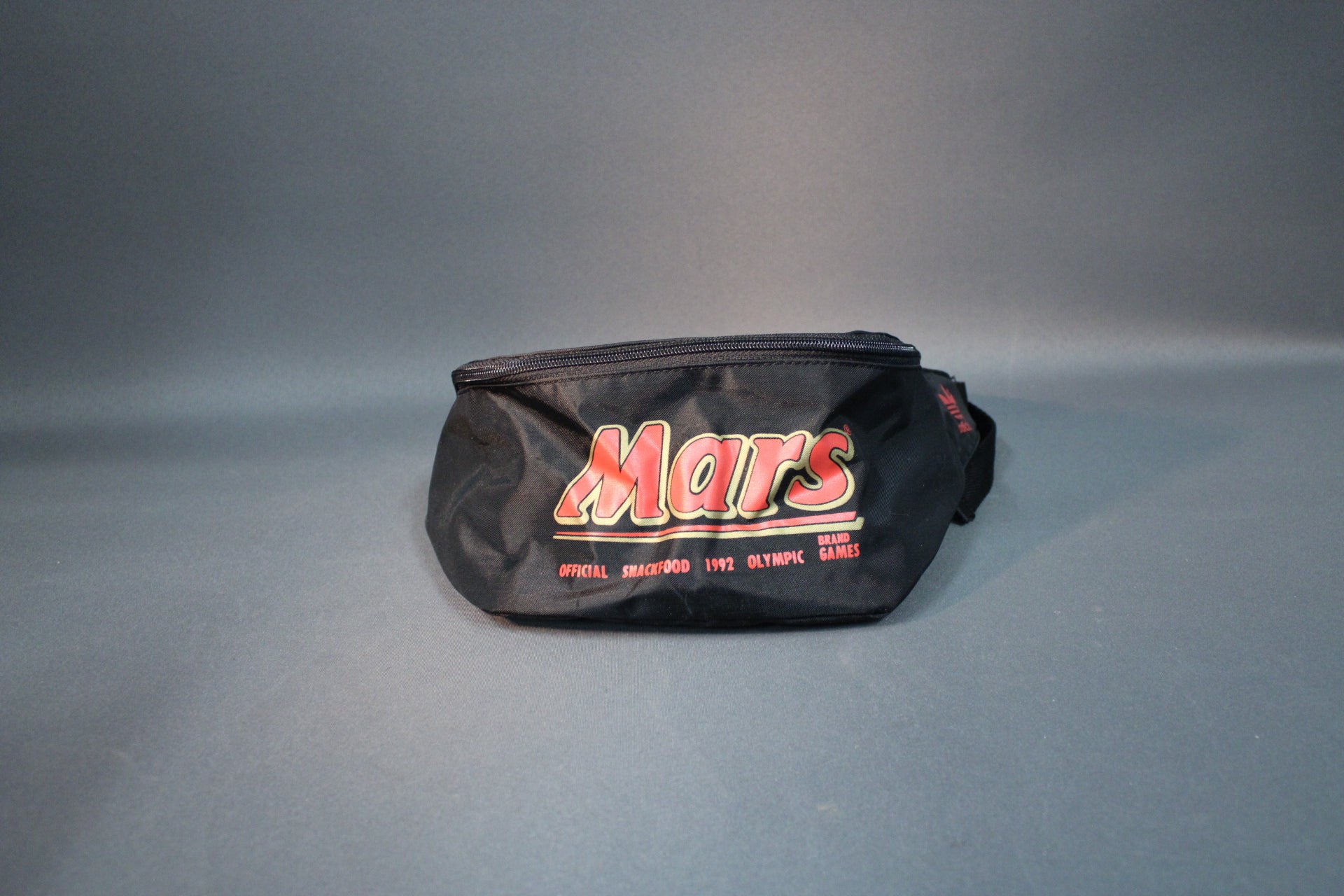 Adidas Mars vintage vyölaukku musta nailon, 1992 olympialaiset, Adidas Originals