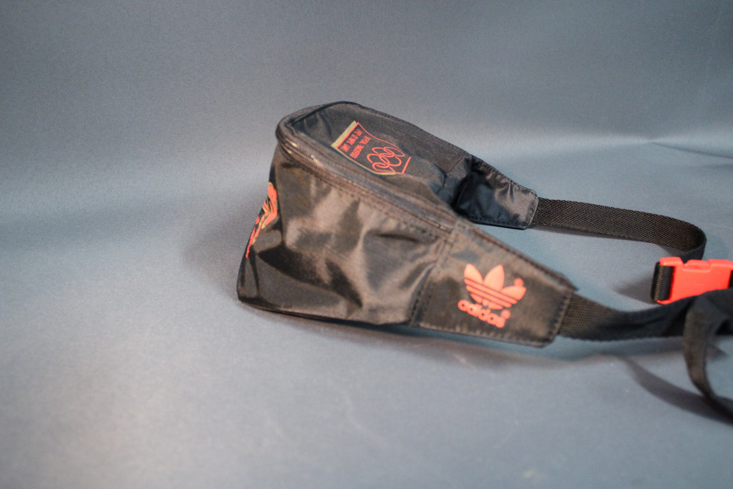 Adidas Mars vintage vyölaukku musta nailon, 1992 olympialaiset,Adidas yksityisohta