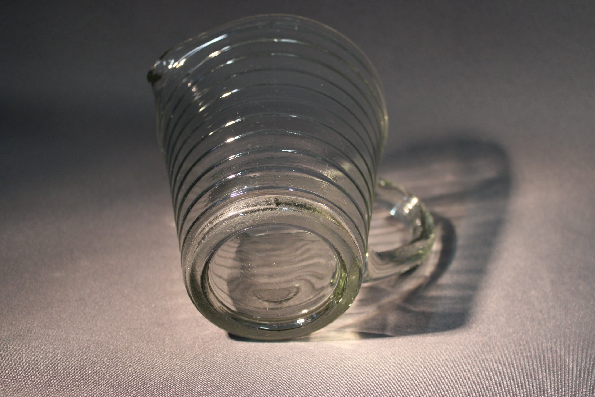 Aino Aalto lasikaadin pohja ja puristelasin rakenne