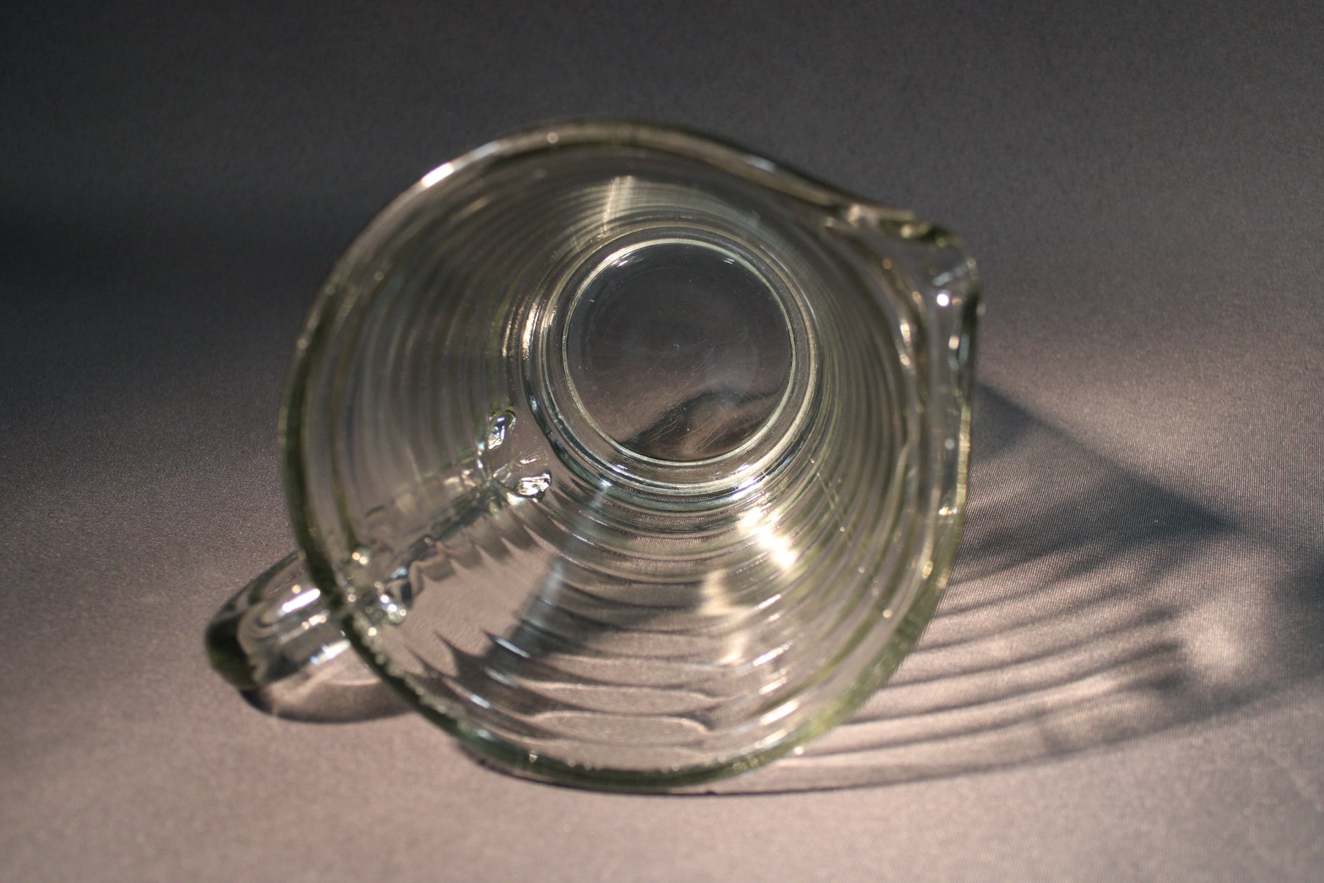 Aino Aalto kirkas lasikaadin ylhäältä kuvattuna