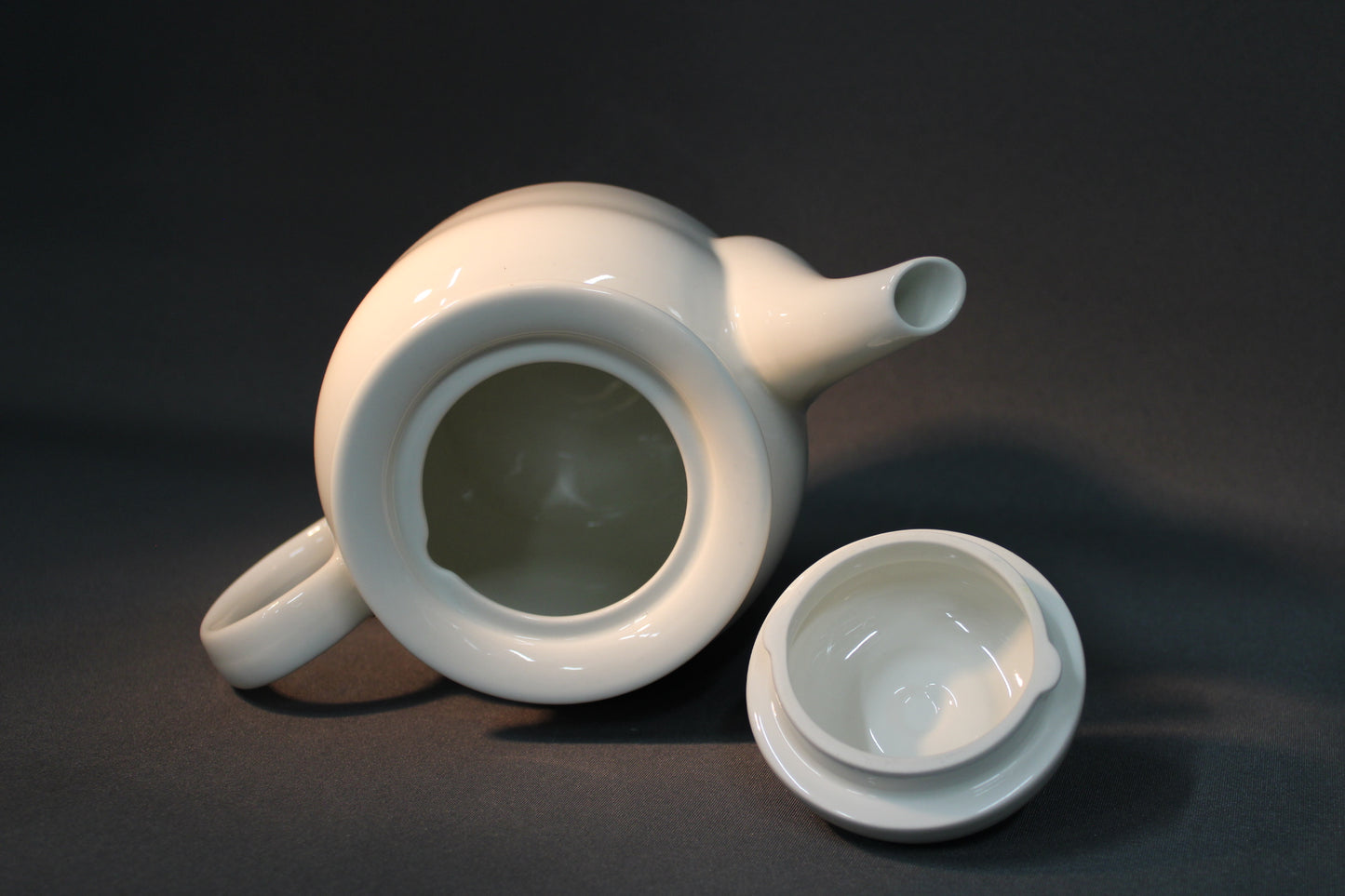 Valkoinen Arctica kahvikannu sivusta