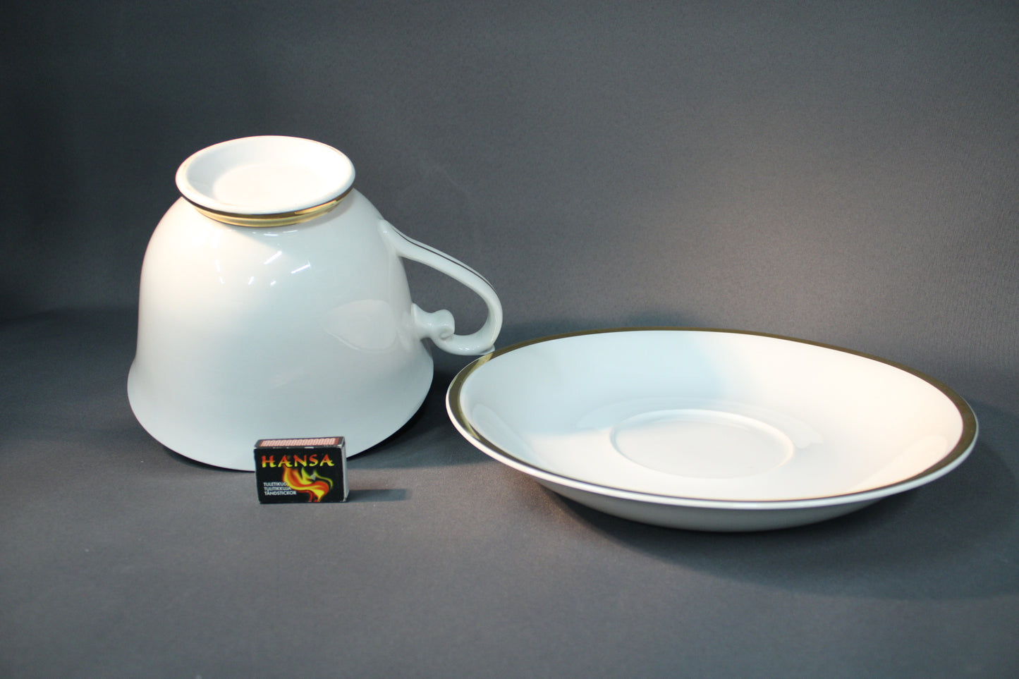 Arabia Rekvisita kahvikuppi 2,7 L pohja ja kupin muoto