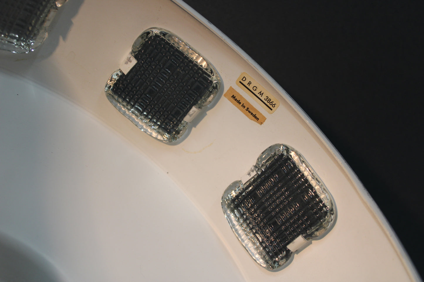 Boda riippuvalaisimen prässilasinen yksityiskohta, Erik Höglund design