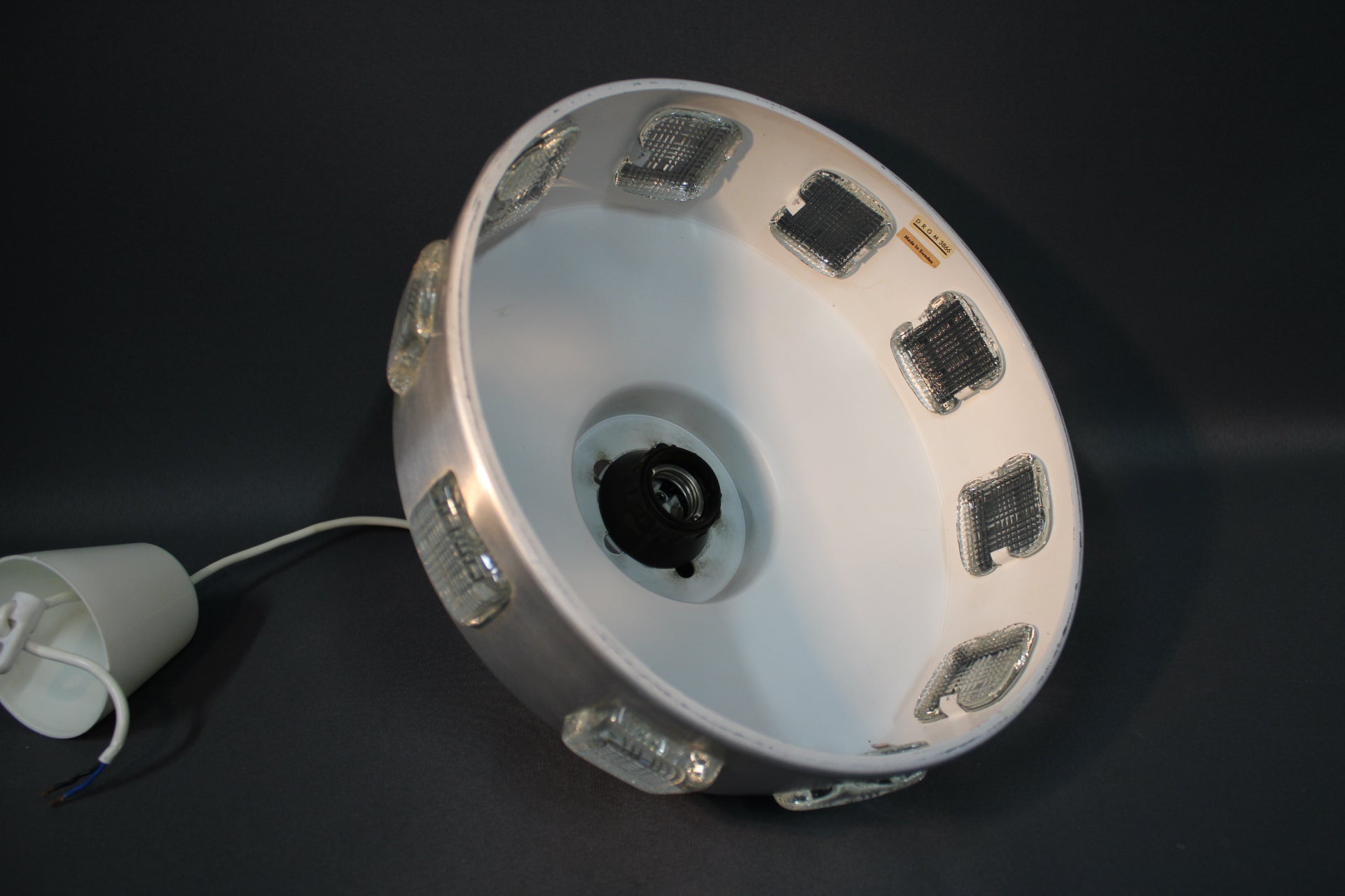 Boda riippuvalaisimen sisäosa ja lampunkanta, vintage designvalaisin