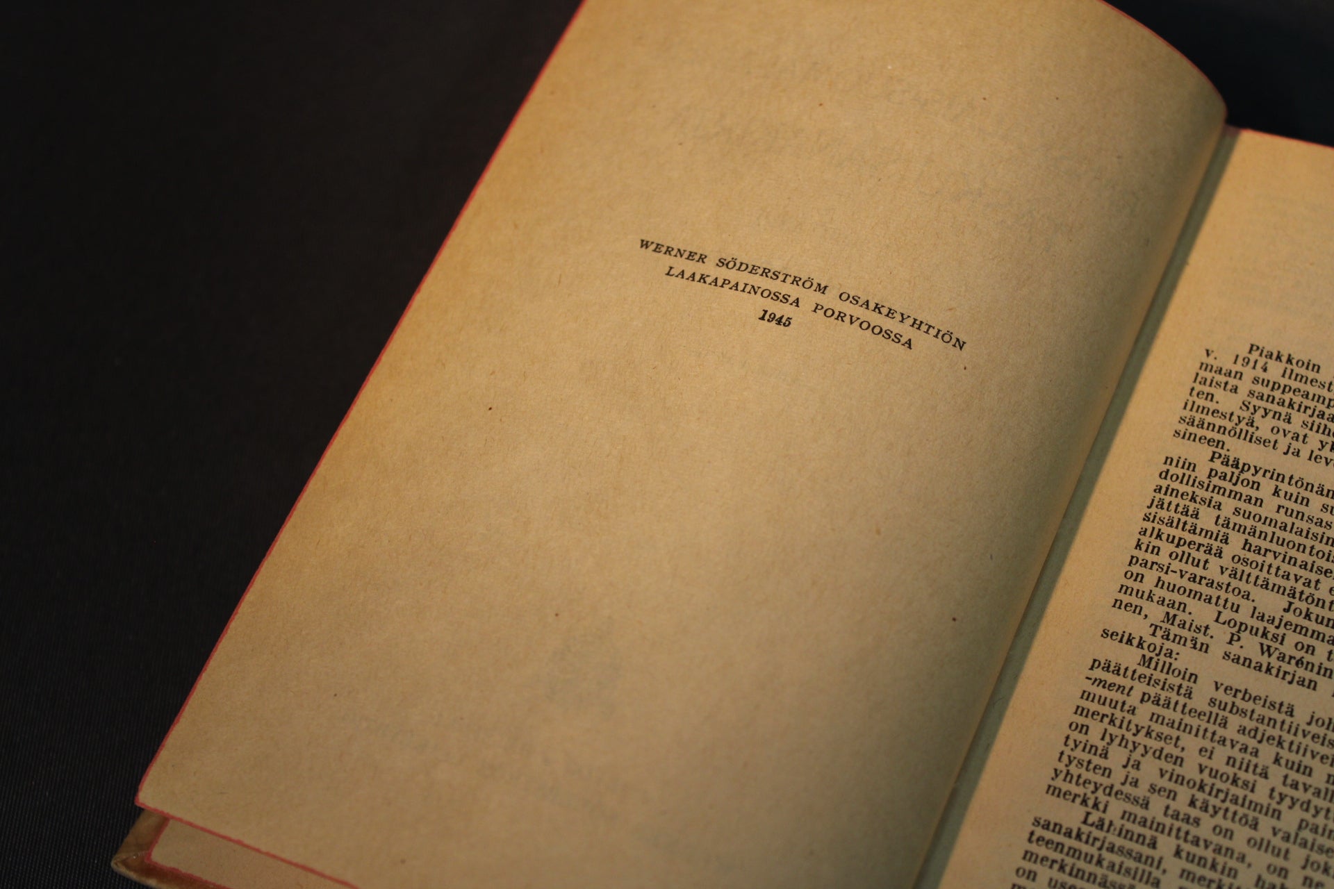 WSOY:n ranskalais-suomalainen tasku-sanakirja vuodelta 1945, painosivu