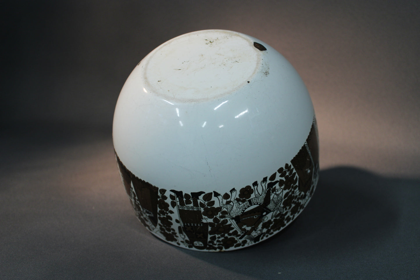 Finel emalikulho, Ritari-kuvion pohja ja kulhon kunto, Raija Uosikkisen suunnittelu