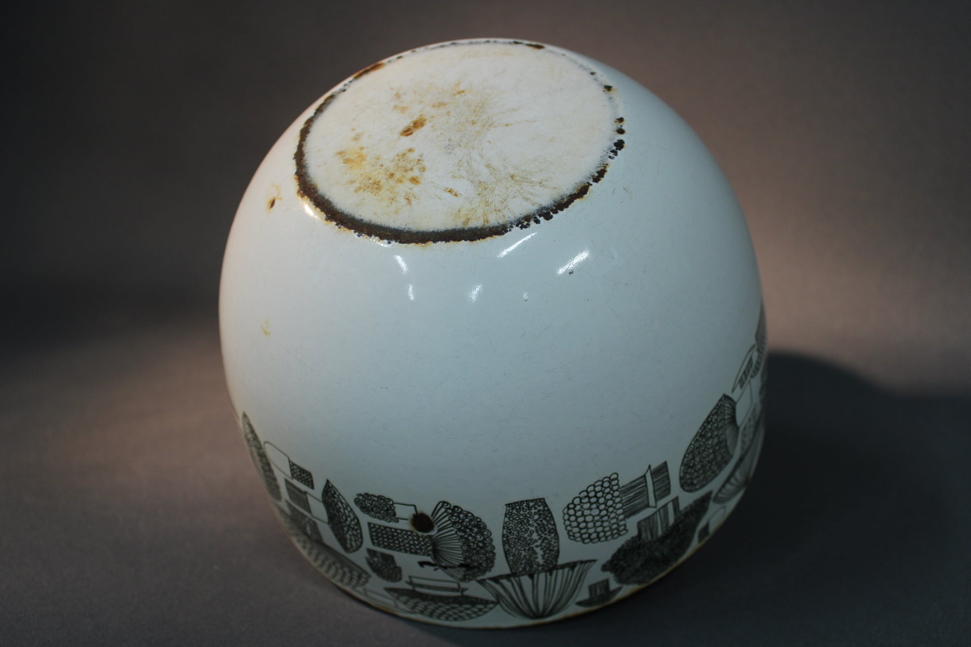 Finel Tatti kulho pohja, ruostejälkiä, vintage emalikulho