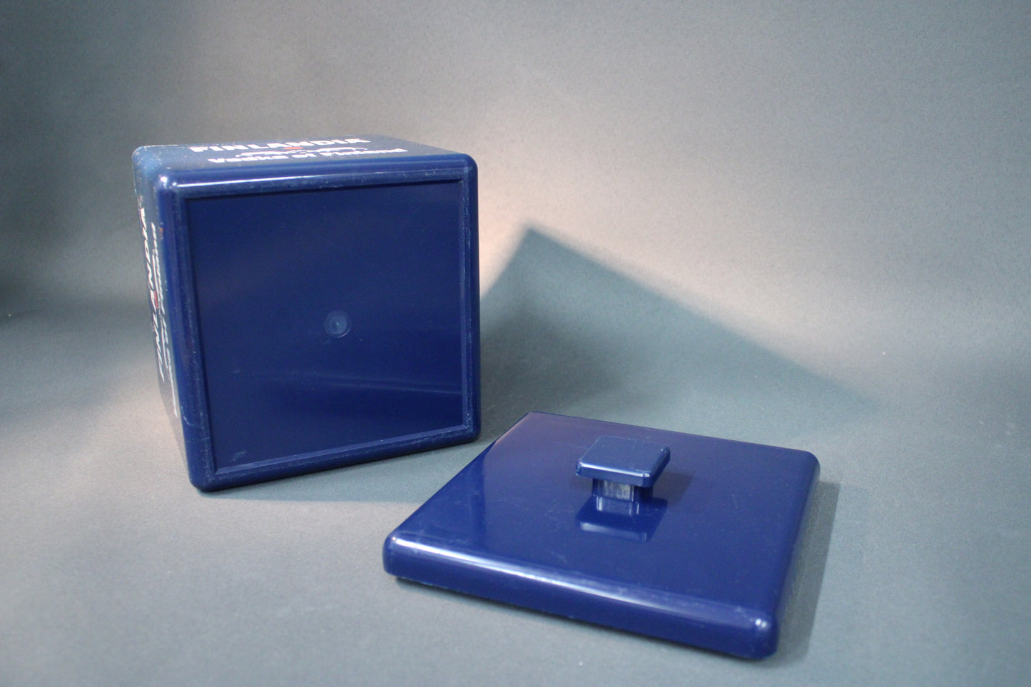 Finlandia Vodka of Finland cooleri, pohja ja kansi, sininen vintage-esine