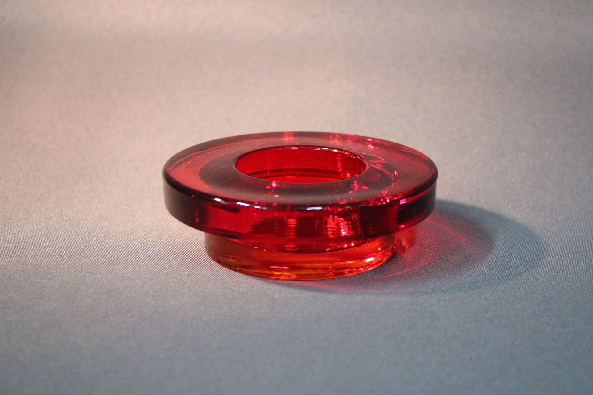 Iittala Halo kynttilälyhty punainen, Harri Koskinen – värillinen designlyhty