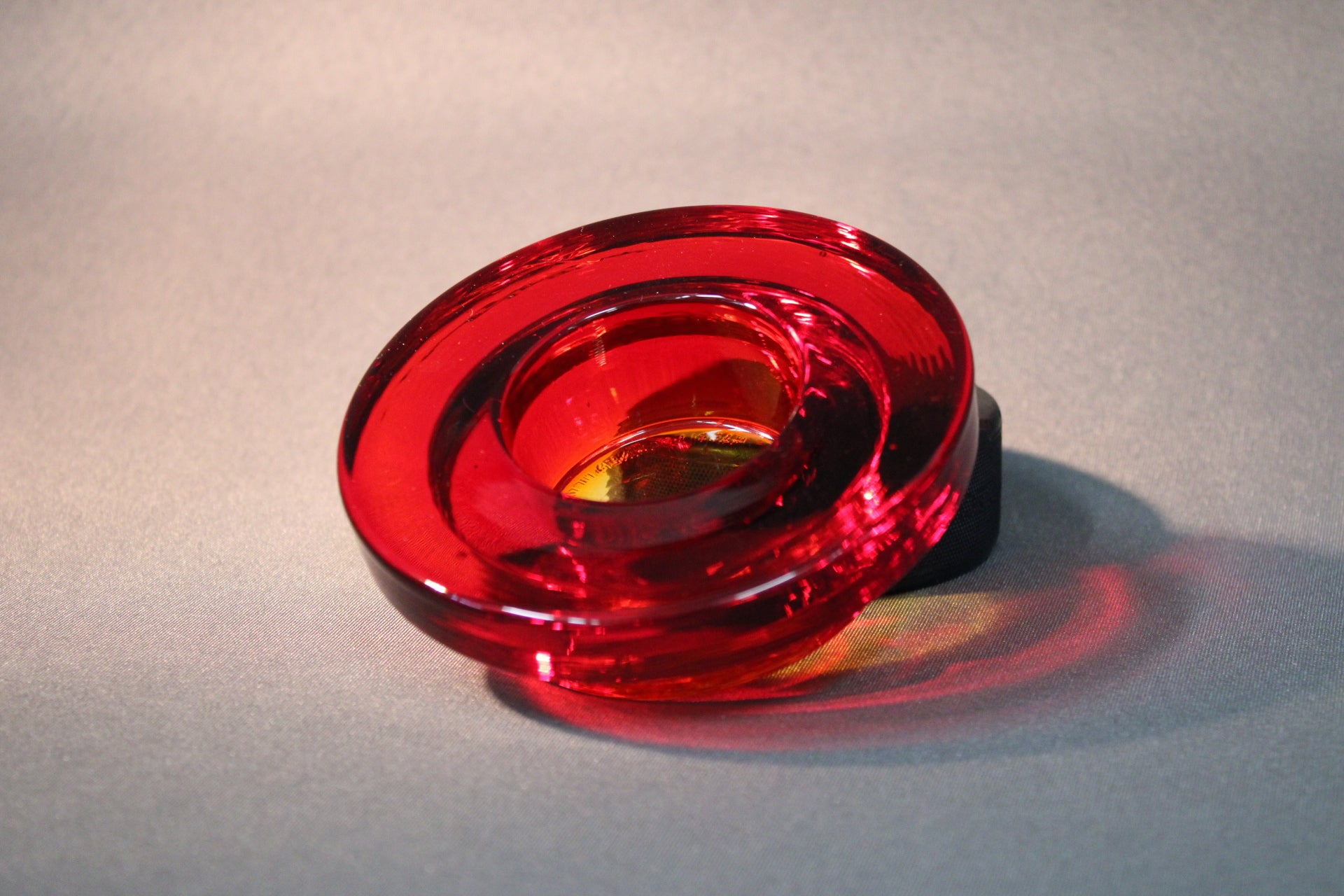 Iittala Halo punainen kynttilälyhty ylhäältä kuvattuna