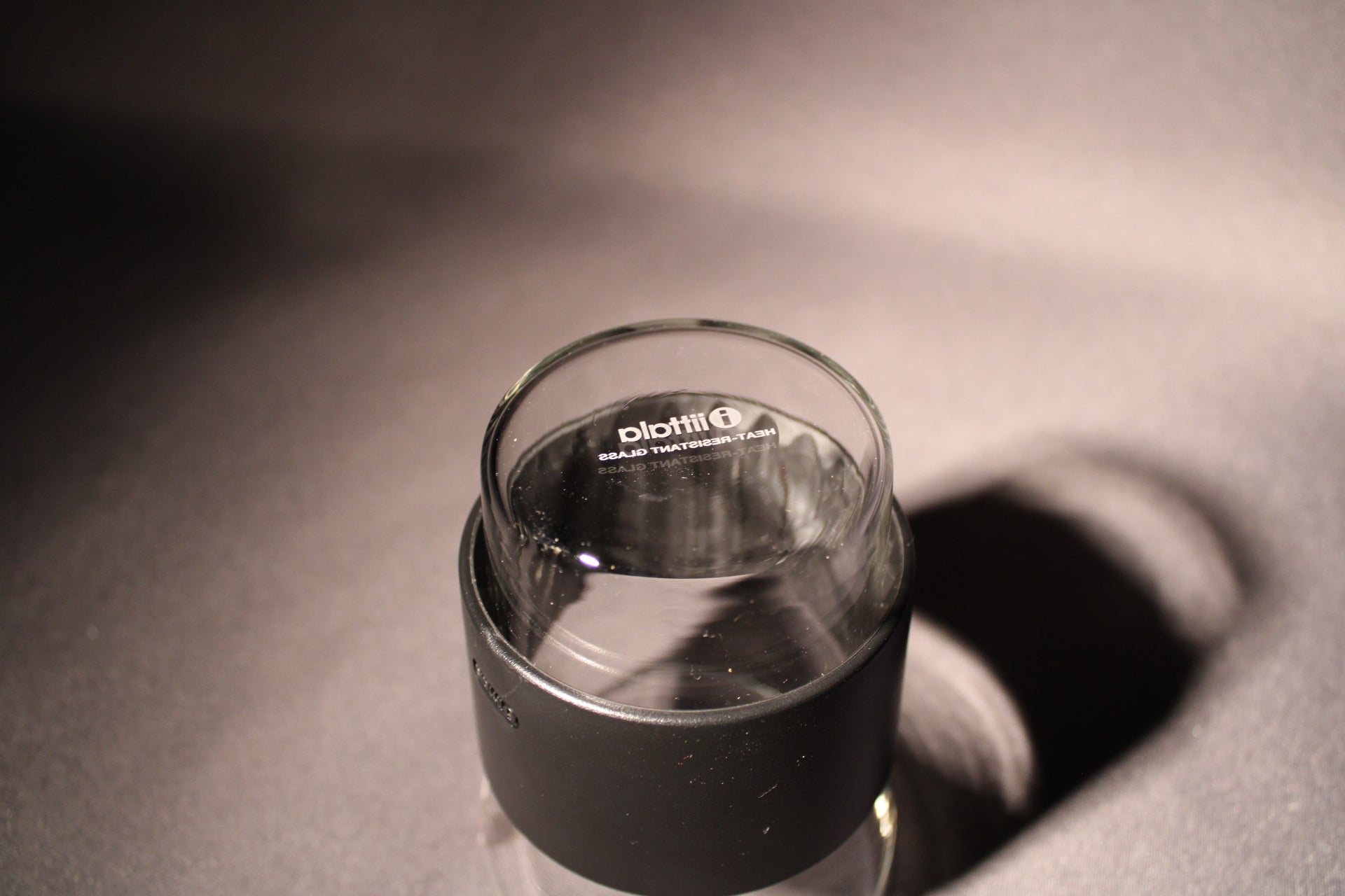 Iittala HotCool kuumajuomalasi sivusta