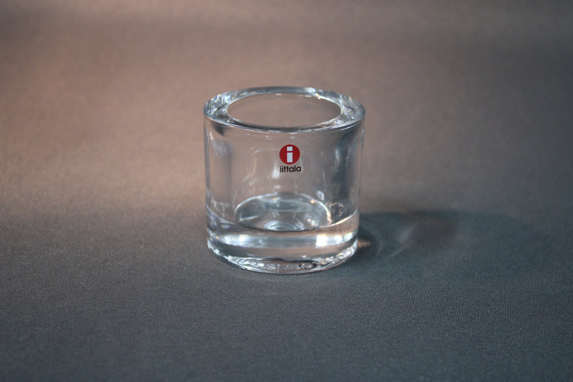 Iittala Kivi -kynttilälyhty kirkas, lähikuva