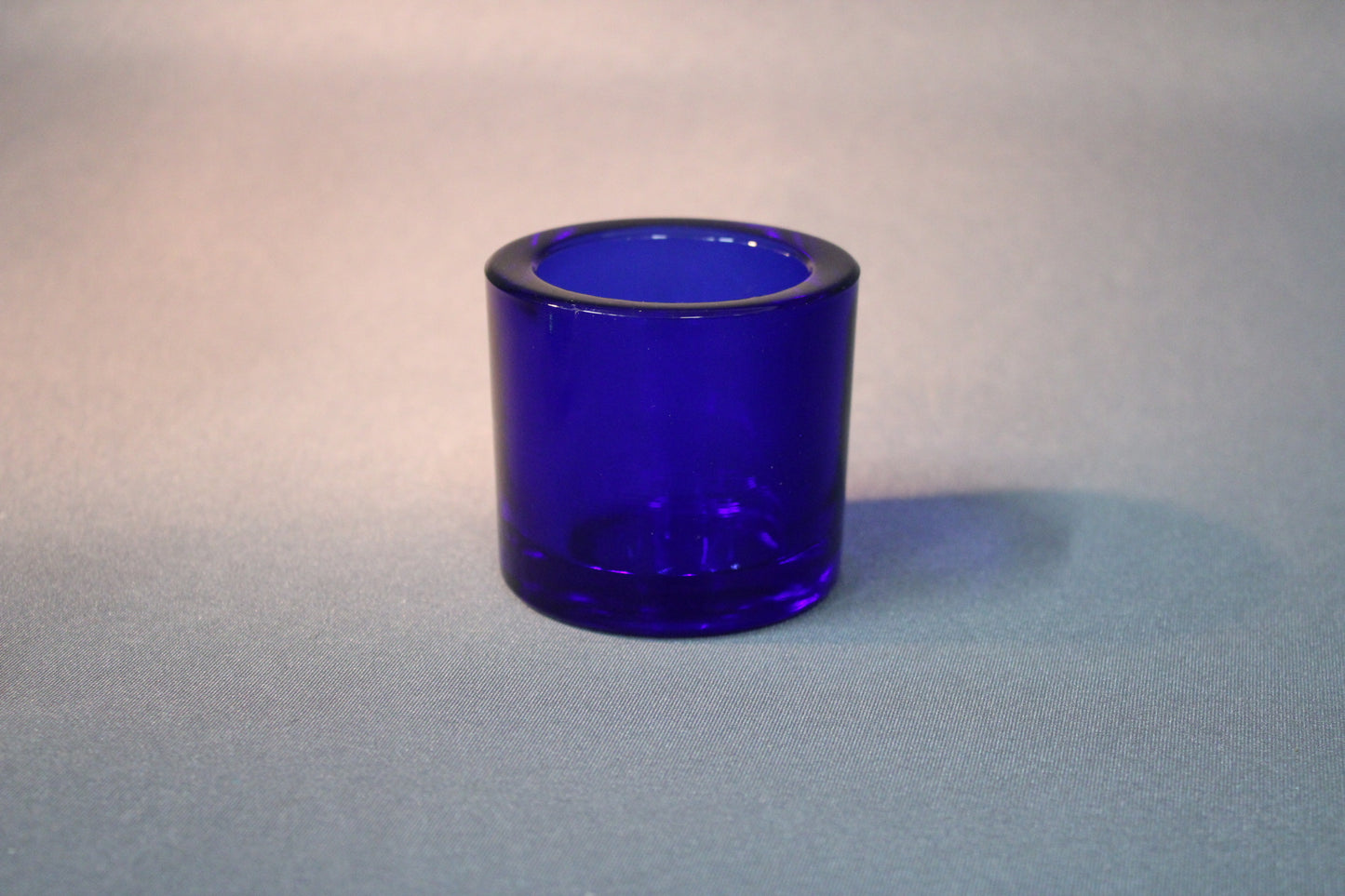 Iittala Kivi -kynttilälyhty, koboltinsininen lähikuva