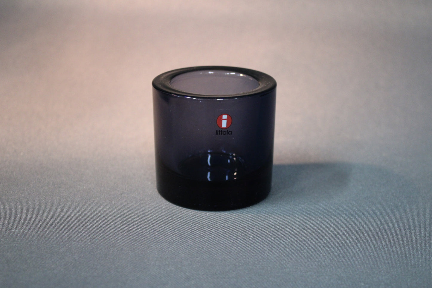 Iittala Kivi -kynttilälyhty, sade, lähikuva.