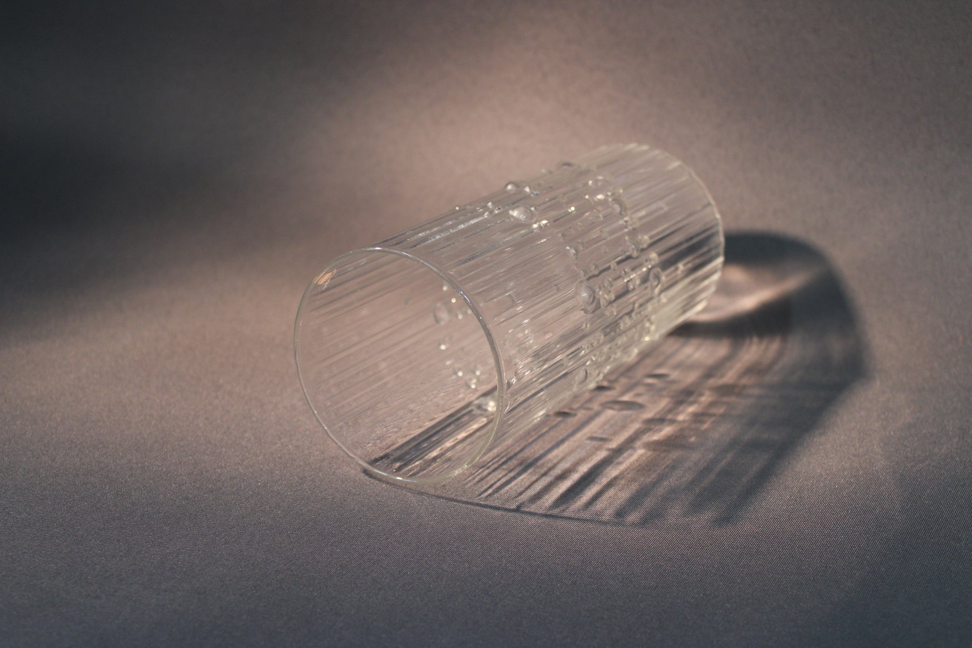 Iittala Mesi maljakko, Tapio Wirkkala, lasin kuplarakenteen yksityiskohta