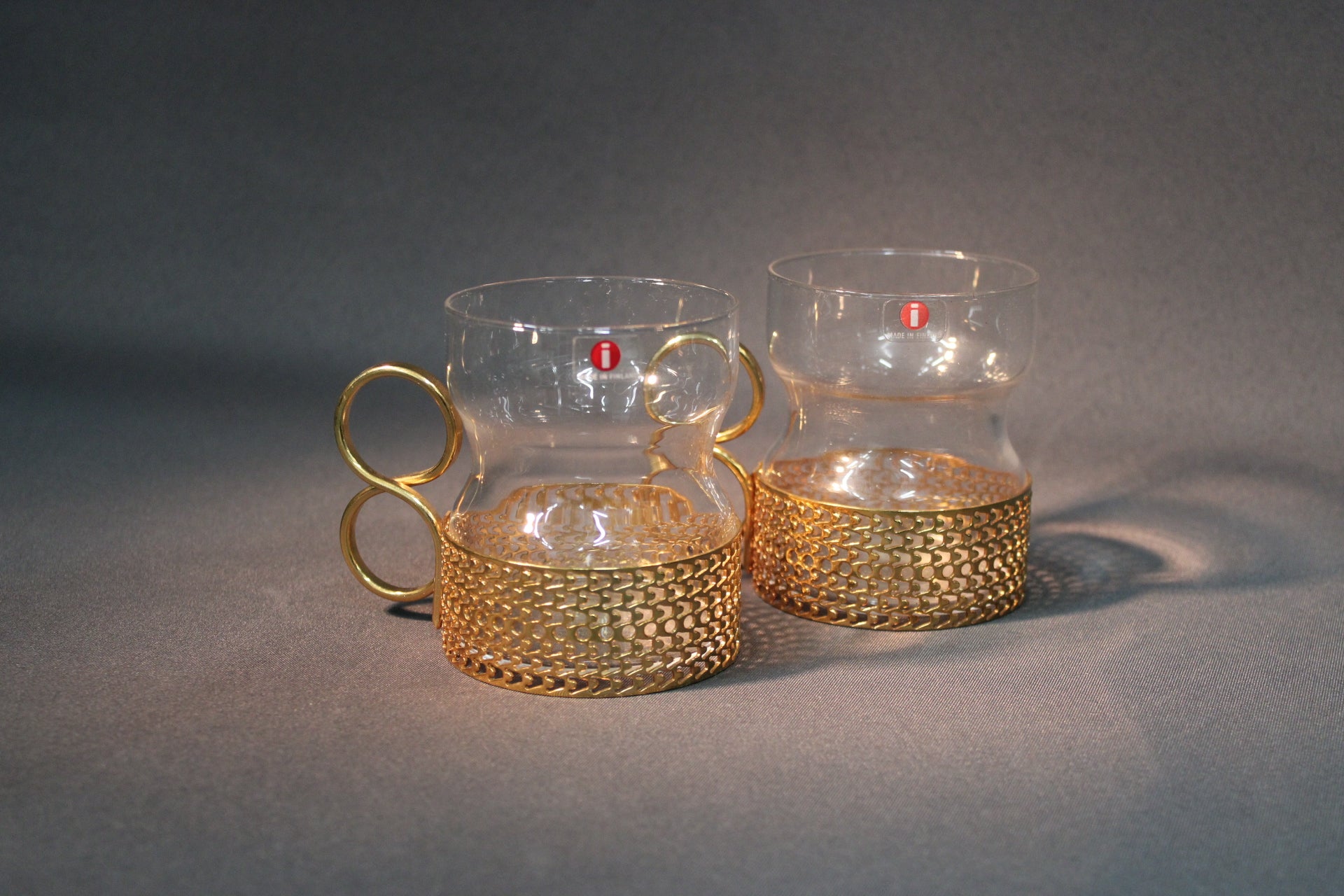 Iittala Tsaikkaグラス – 金色ホルダー、Timo Sarpaneva | Wintti