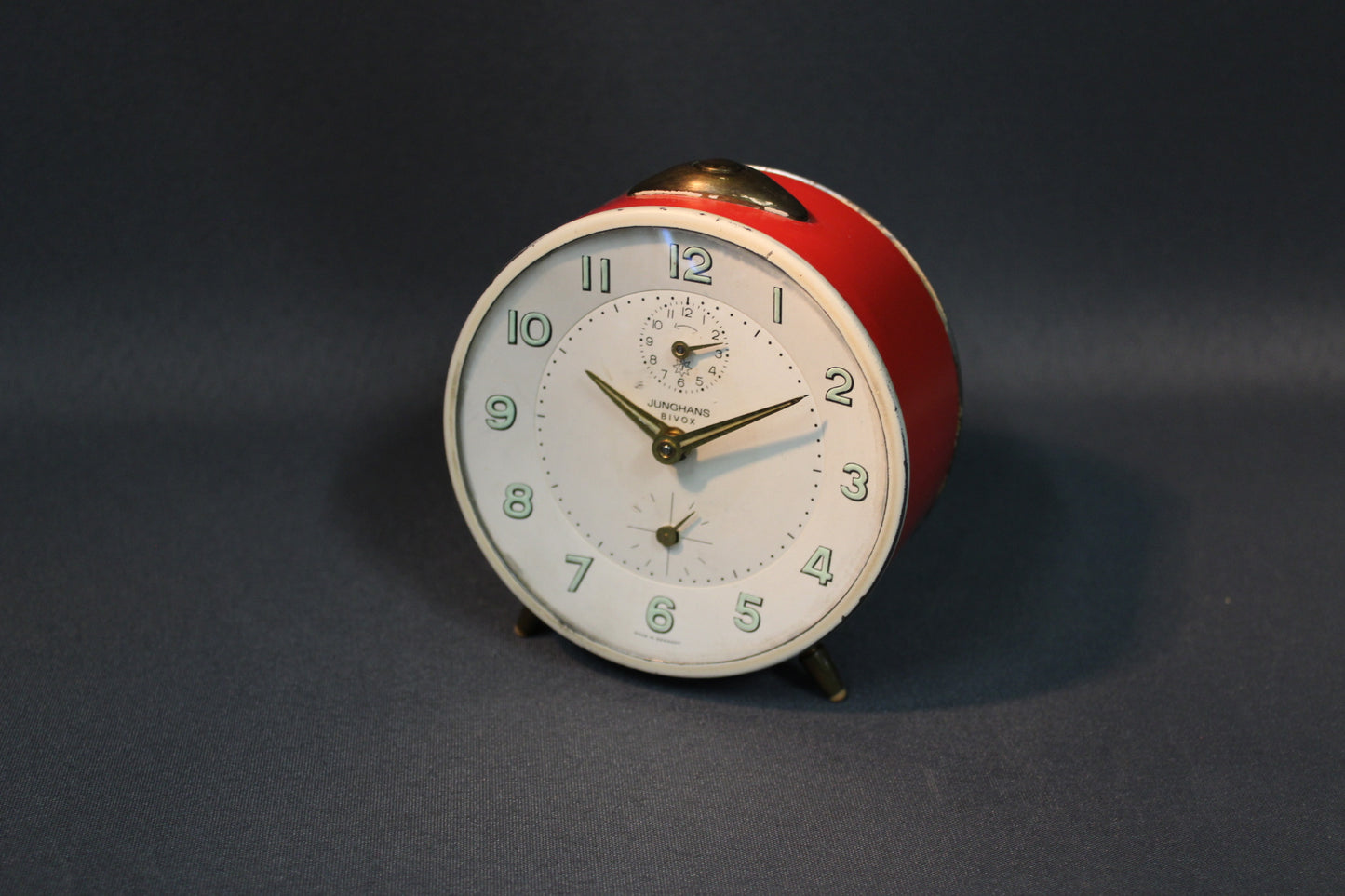 Junghans Bivox mekaaninen herätyskello, punainen metallikuori, 1960-luvun vintage-design