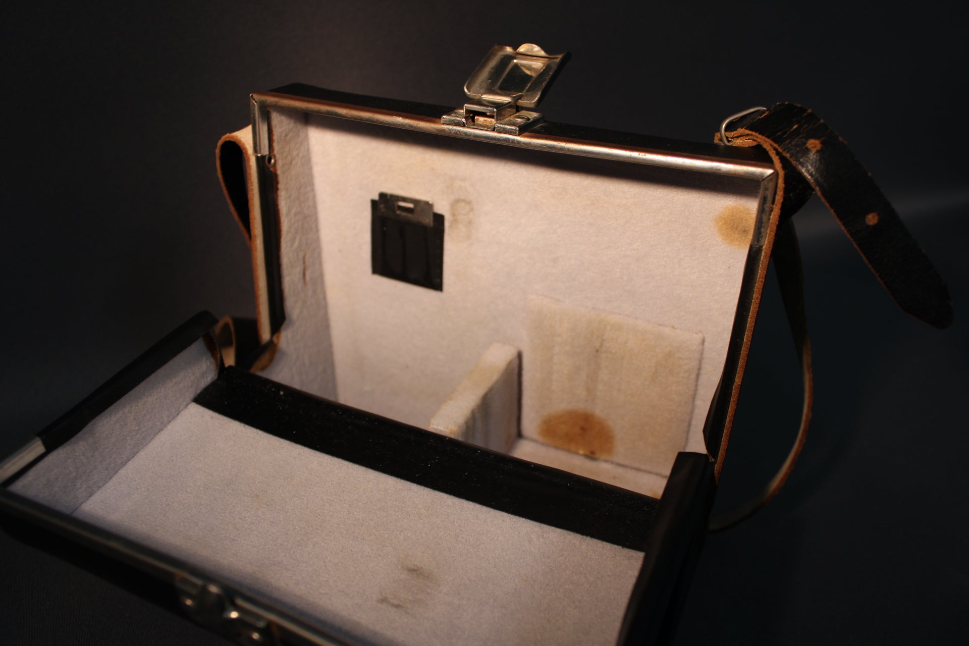 Kodak Instamatic M14 Super 8 -kameran kantolaukun sisäosa