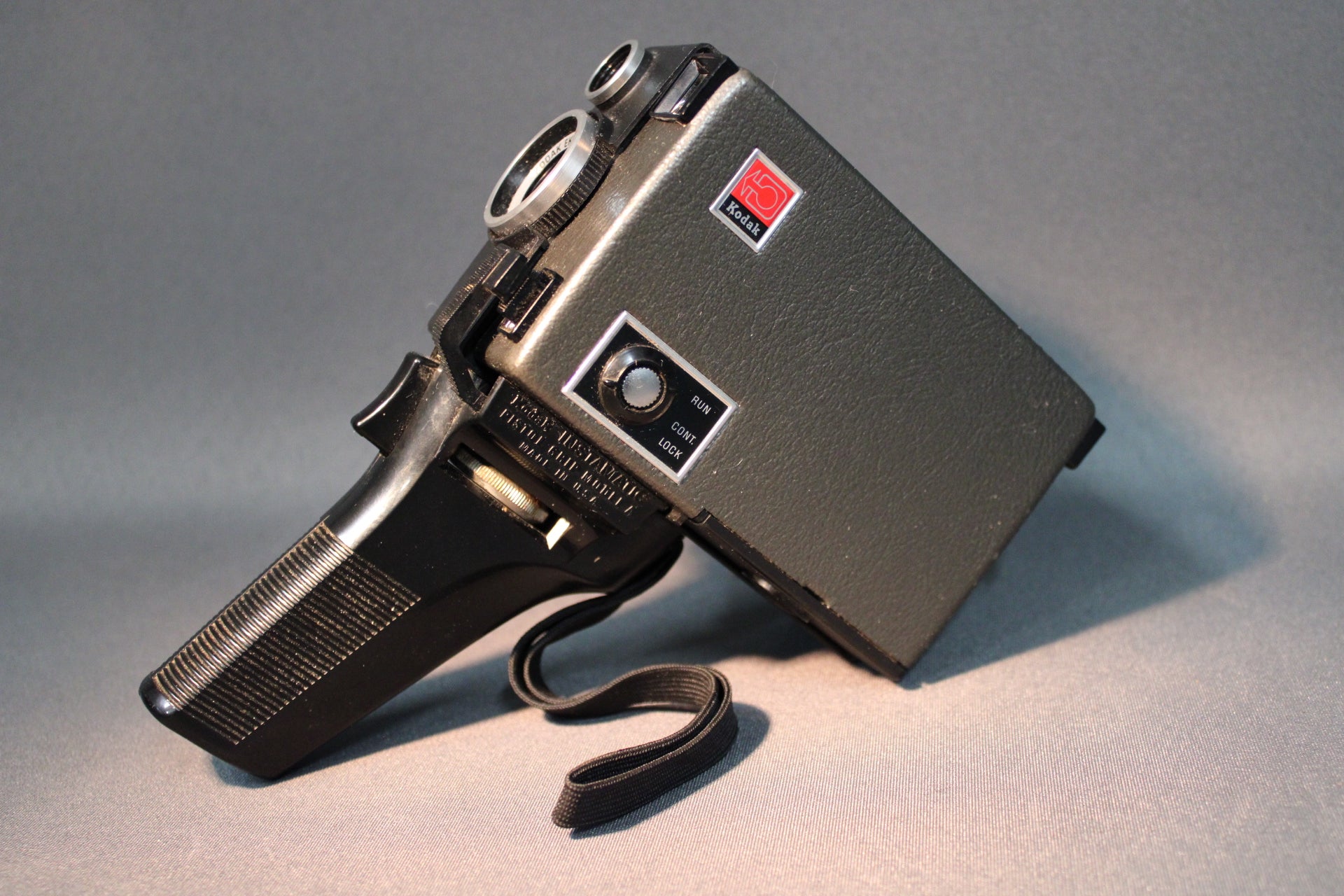 Kodak Instamatic M14 Super 8 -kamera sivulta