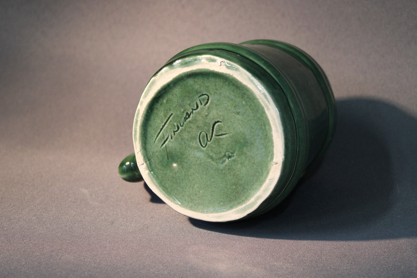 Kupittaan Savi tuoppi, pohjassa merkintä Finland ja OL