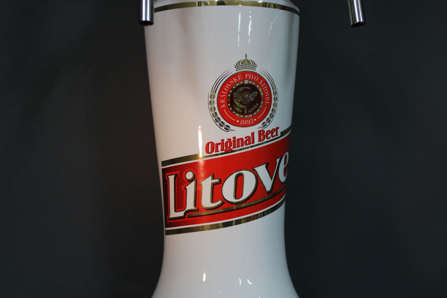 Litovel Original Beer -logon yksityiskohta oluthanan rungossa