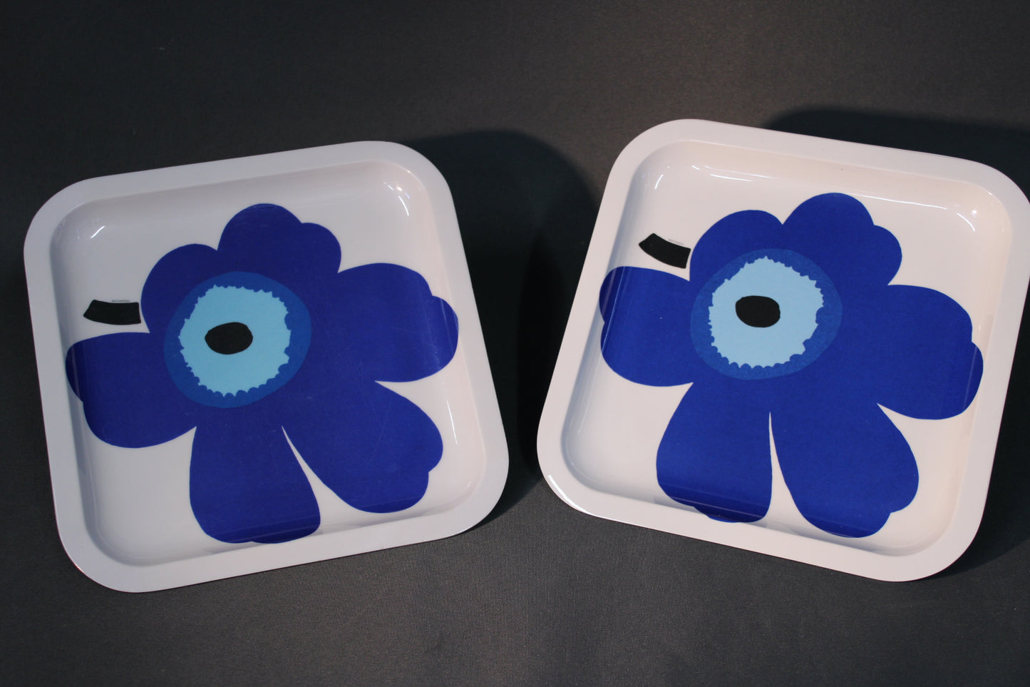 Marimekko sininen Unikko -melamiininen tarjoilulautanen 21 cm