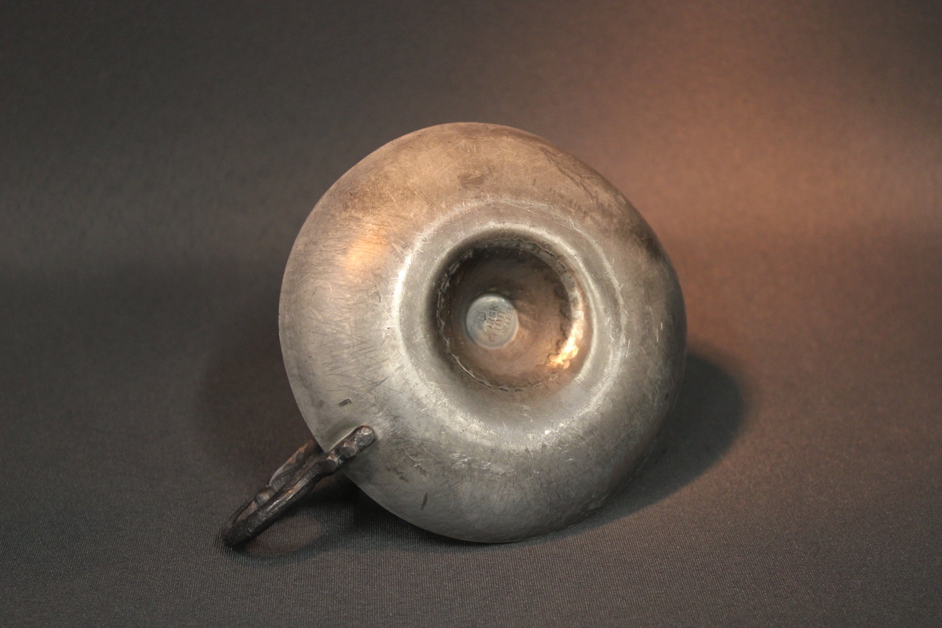 Pewter-kynttilänjalka, vintage, Norsk Tinn leimalla, pyöristetty pohja