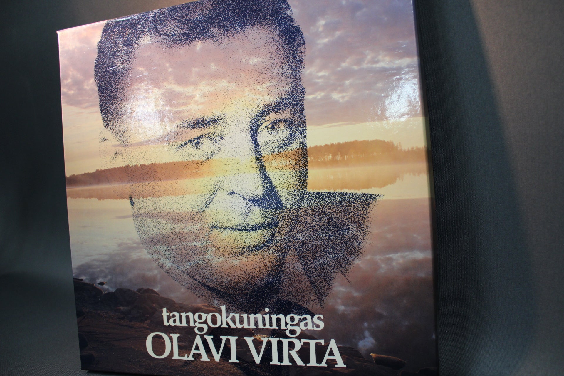 Olavi Virta Tangokuningas LP-levy, kansikuva