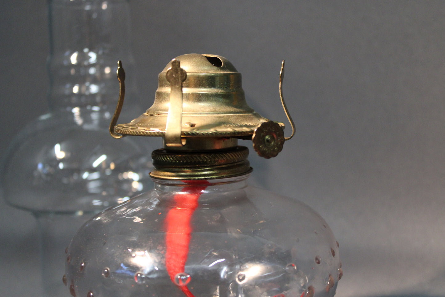 Messinkinen öljylampun poltinmekanismi, vintage valaisin