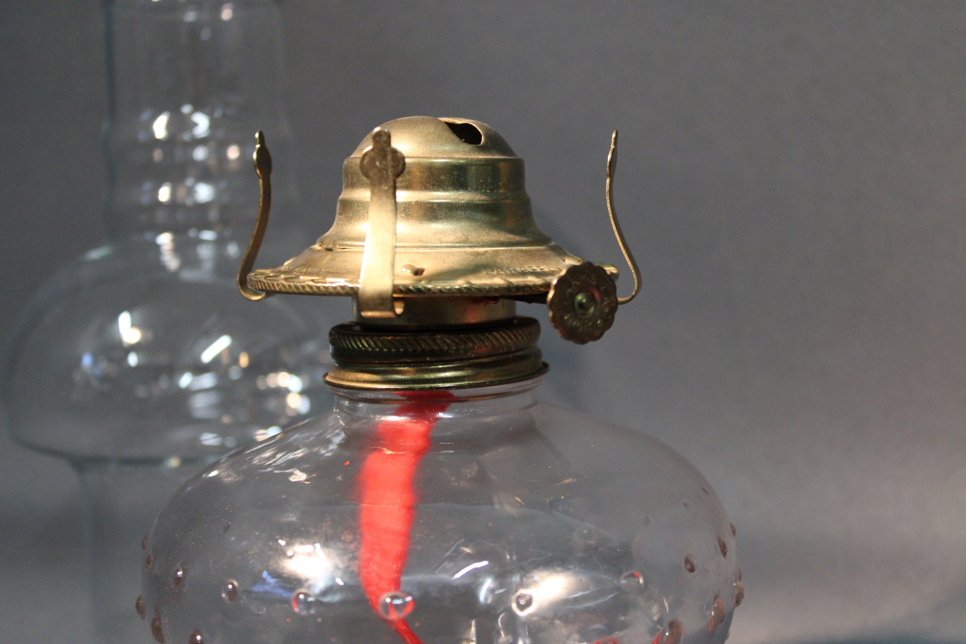 Messinkinen öljylampun poltinmekanismi, vintage valaisin