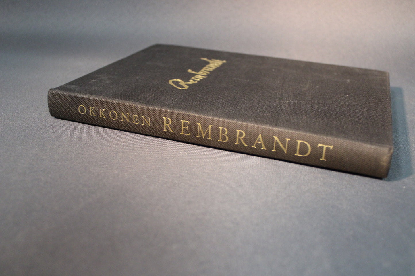 Rembrandt – elämäkertaa ja taidetta -kirjan selkä, Onni Okkonen