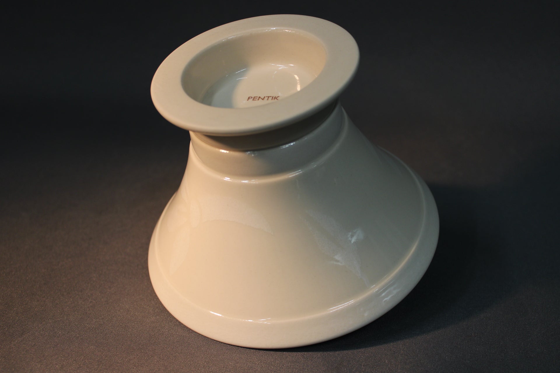 Pentik Vanilja jalallisen kulhon pohjaleima